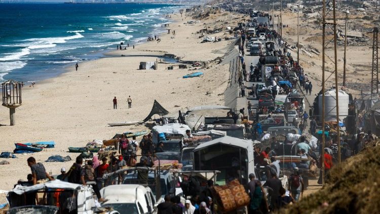 Inicio de la paz en Oriente Medio: el Papa consuela a las víctimas