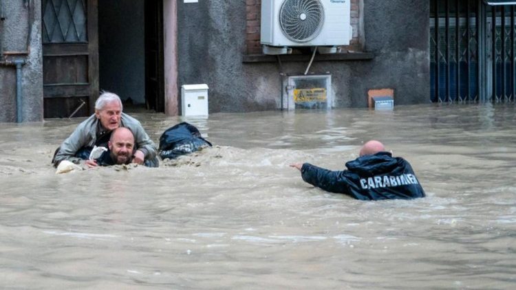 Inundaciones en Italia: oración y cercanía del Papa respecto de las víctimas Inundaciones en Italia: oración y cercanía del Papa respecto de las víctimas