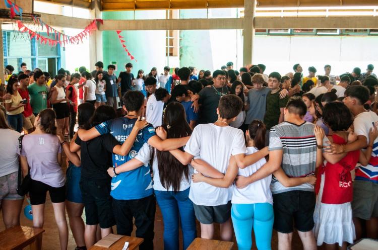 Jóvenes de Oberá participaron del retiro 'Campa Joven' Jóvenes de Oberá participaron del retiro 'Campa Joven'
