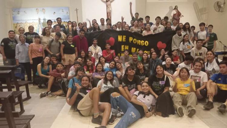 Jóvenes de Resistencia se reunieron para celebrar al Buen Pastor Jóvenes de Resistencia se reunieron para celebrar al Buen Pastor