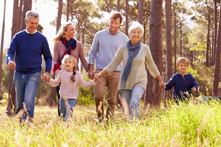 #Jubileo2025 Familias, niños y abuelos listos para pasar por la Puerta Santa #Jubileo2025 Familias, niños y abuelos listos para pasar por la Puerta Santa
