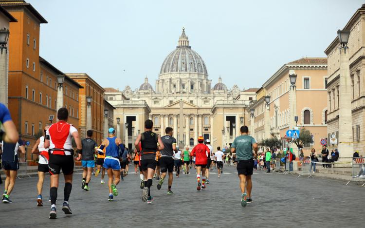#Jubileo 2025: maratón romana tras las huellas de los peregrinos #Jubileo 2025: maratón romana tras las huellas de los peregrinos