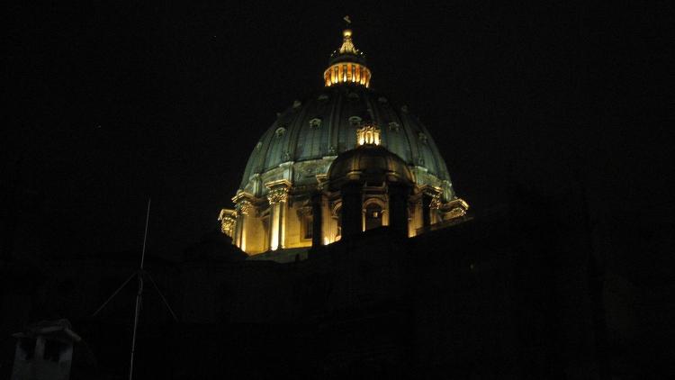 #Jubileo2025: nueva luz para la cúpula de la basílica de San Pedro #Jubileo2025: nueva luz para la cúpula de la basílica de San Pedro