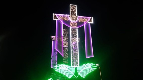 Jujuy iluminó la ciudad con una gran cruz para Semana Santa Jujuy iluminó la ciudad con una gran cruz para Semana Santa