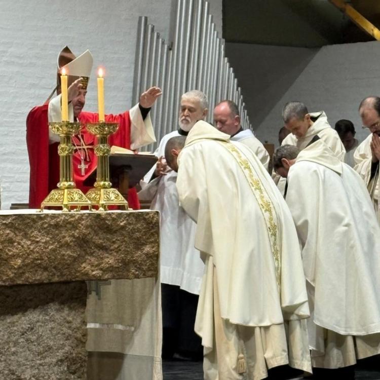 La Abadía de San Benito tiene dos nuevos sacerdotes