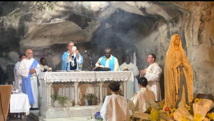 Mons. García Cuerva, en Santos Lugares: 'La alegría y la esperanza como motores de la vida' Mons. García Cuerva, en Santos Lugares: 'La alegría y la esperanza como motores de la vida'