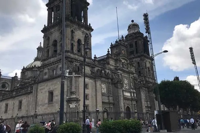 La catedral de México inicia el Adviento con una 'maratón de confesiones' La catedral de México inicia el Adviento con una 'maratón de confesiones'