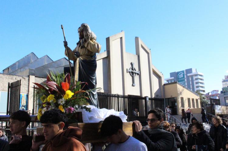 La catedral de San Martín celebró 200 años con una fiesta de fe y comunidad La catedral de San Martín celebró 200 años con una fiesta de fe y comunidad