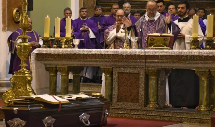 La comunidad diocesana de San Luis dio el último adiós a monseñor Jorge Luis Lona La comunidad diocesana de San Luis dio el último adiós a monseñor Jorge Luis Lona