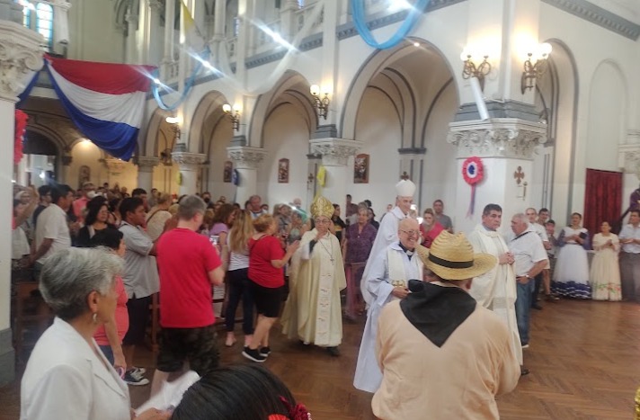 La comunidad paraguaya honró a la Virgen de Caacupé La comunidad paraguaya honró a la Virgen de Caacupé