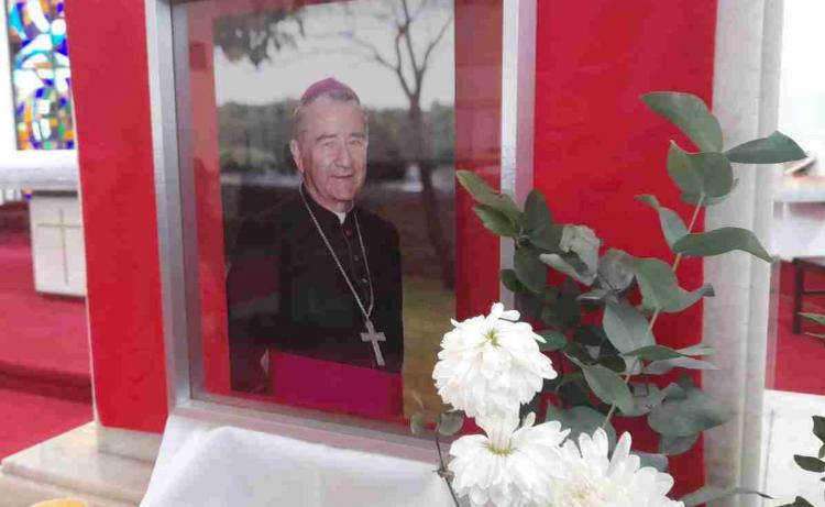 La familia castrense dio el último adiós a Mons. Baseotto La familia castrense dio el último adiós a Mons. Baseotto