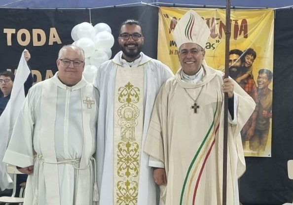 La Familia Salesiana celebró la ordenación sacerdotal de Gastón Flores en Rosario