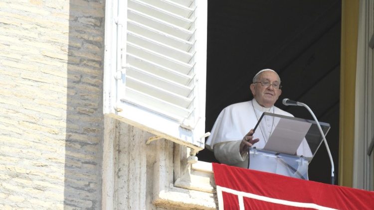 'La fe no es verdadera si se basa en nuestros prejuicios', advierte el Papa 'La fe no es verdadera si se basa en nuestros prejuicios', advierte el Papa