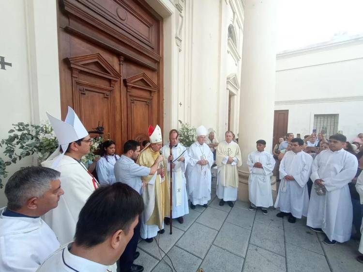 La Iglesia de Lomas de Zamora inició el Año Jubilar valorando la dignidad de cada persona La Iglesia de Lomas de Zamora inició el Año Jubilar valorando la dignidad de cada persona