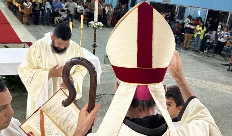 La Iglesia en Orán celebró la ordenación de un nuevo diácono La Iglesia en Orán celebró la ordenación de un nuevo diácono