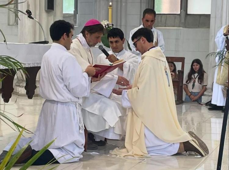 La Iglesia en San Martín cuenta con otro sacerdote La Iglesia en San Martín cuenta con otro sacerdote