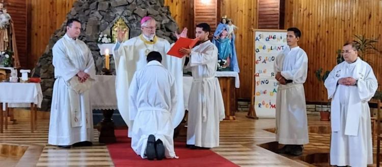 La Iglesia en Neuquén celebró la ordenación de un nuevo diácono La Iglesia en Neuquén celebró la ordenación de un nuevo diácono