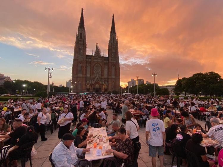 La Plata: unas 2.000 personas dijeron presente en la 'Navidad de Todos'