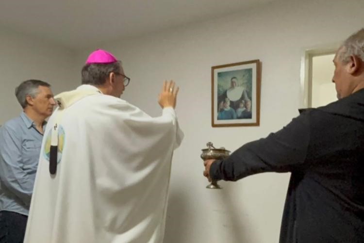 La Plata: Mons. Carrara bendijo un quirófano en el Hospital de Niños