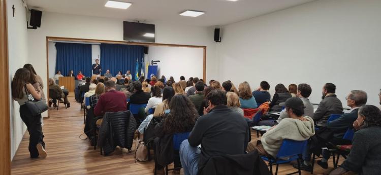 Mons. Carrara participó de un conversatorio por los diez años de Laudato si'