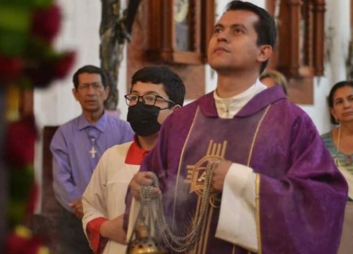 La Policía de Nicaragua arrestó a otro sacerdote La Policía de Nicaragua arrestó a otro sacerdote