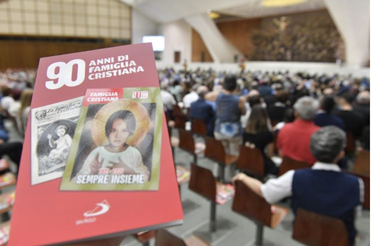 La Revista Familia Cristiana celebra con el Papa su 90 cumpleaños La Revista Familia Cristiana celebra con el Papa su 90 cumpleaños
