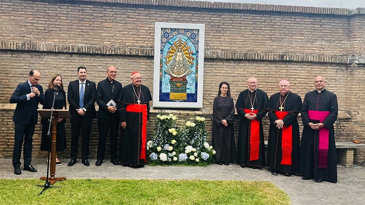 La Virgen de Luján ya tiene su mosaico en los Jardines Vaticanos