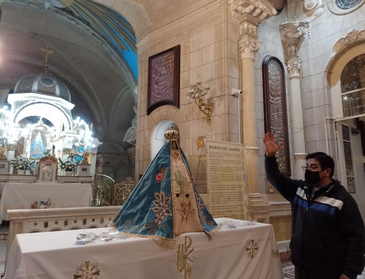 La Virgen del Valle celebra la Fiesta del Poncho con un manto muy especial La Virgen del Valle celebra la Fiesta del Poncho con un manto muy especial
