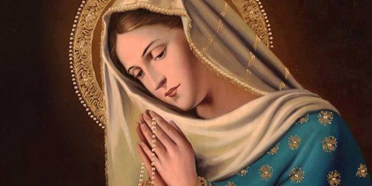 La Virgen María es madre e intercesora, pero no corredentora