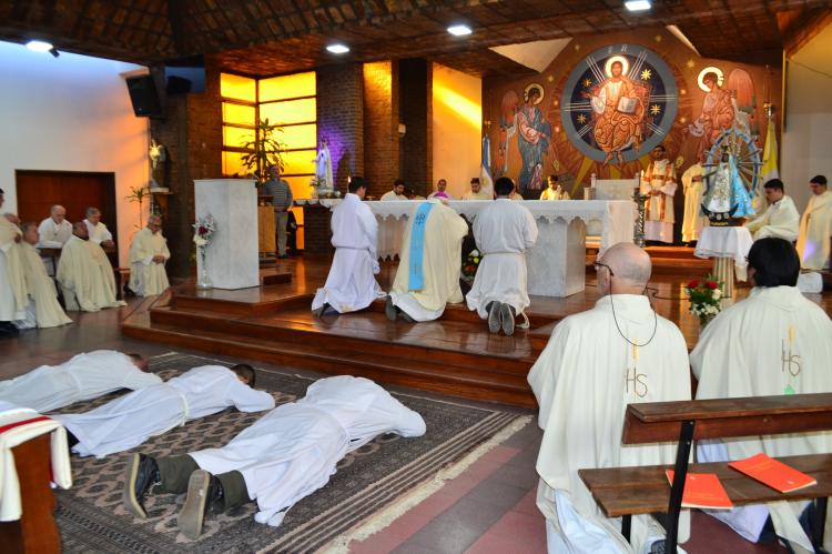 Laferrere: alegría y gratitud por la ordenación de tres diáconos permanentes Laferrere: alegría y gratitud por la ordenación de tres diáconos permanentes