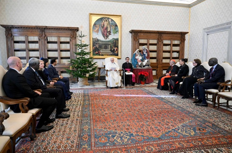 'Las palabras no bastan': el Papa pidió 'acciones concretas' por la fraternidad humana