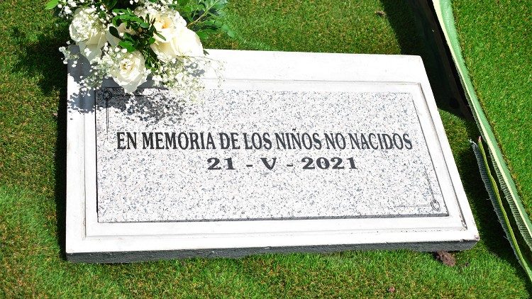 Legislador tucumano busca que se reconozca derecho a la sepultura del niño no nacido Legislador tucumano busca que se reconozca derecho a la sepultura del niño no nacido