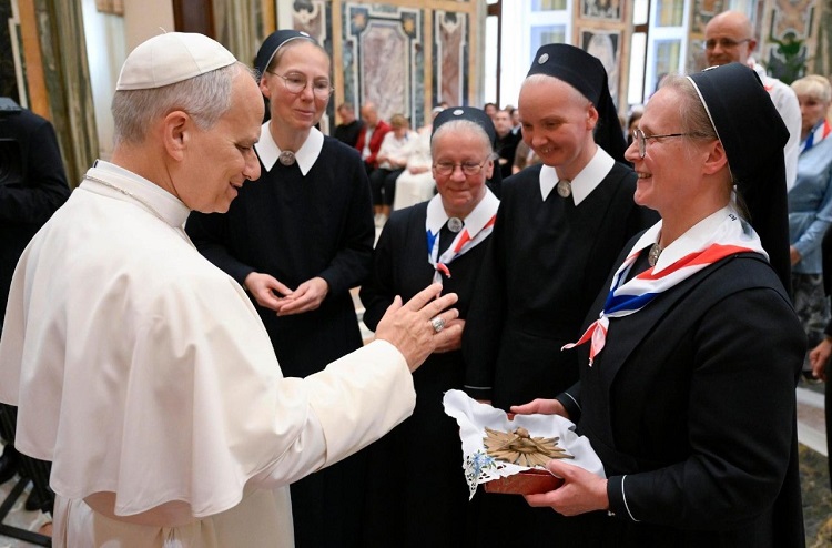 León XIV a los peregrinos rusos: 'El Señor puede construir un mundo nuevo'