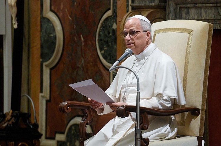 León XIV: El teólogo debe transmitir el sabor de la fe