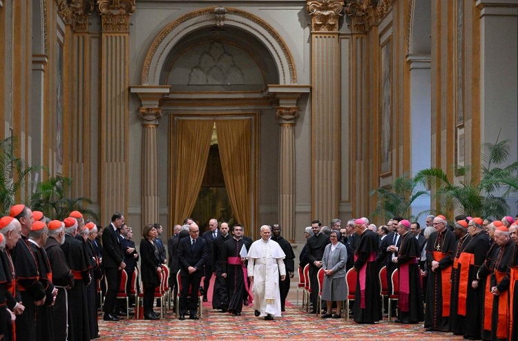 León XIV reclama una Curia misionera y alejada de las ideologías