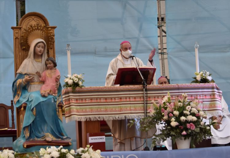 Lomas de Zamora rezó a su Virgen patrona para seguir caminando juntos Lomas de Zamora rezó a su Virgen patrona para seguir caminando juntos