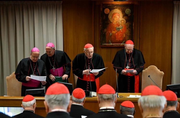 Los cardenales inician el diálogo sobre la Iglesia Los cardenales inician el diálogo sobre la Iglesia