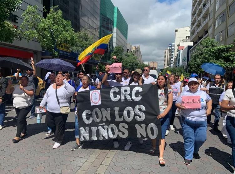 Los ecuatorianos salieron a las calles para exigir respeto a los valores familiares Los ecuatorianos salieron a las calles para exigir respeto a los valores familiares