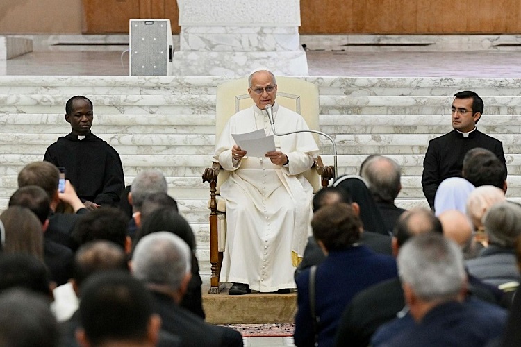 Los 'fenómenos extraordinarios' son 'secundarios y no esenciales', dijo el Papa.