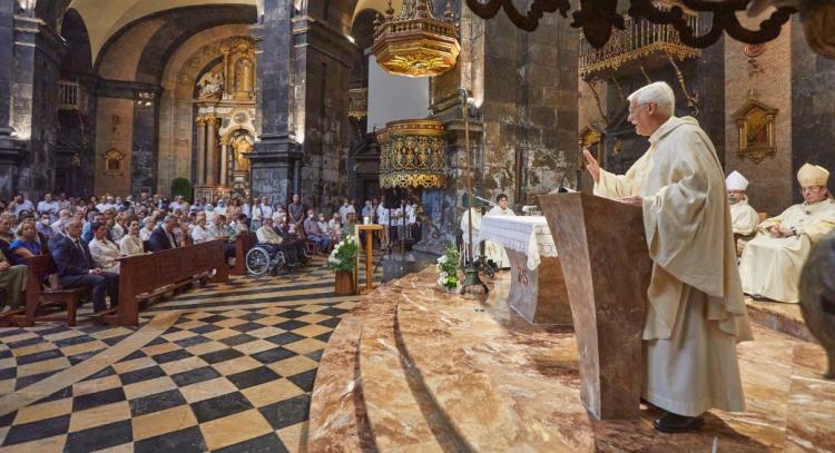 Renovado compromiso de los jesuitas en la "entrega total" al servicio a los demás Renovado compromiso de los jesuitas en la "entrega total" al servicio a los demás