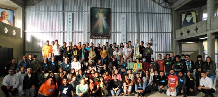 Los jóvenes de Lomas de Zamora rezaron juntos por las vocaciones Los jóvenes de Lomas de Zamora rezaron juntos por las vocaciones