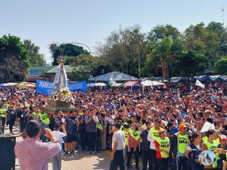Los jóvenes del NEA llevaron sus alegrías y sueños a la Virgen de Itatí Los jóvenes del NEA llevaron sus alegrías y sueños a la Virgen de Itatí