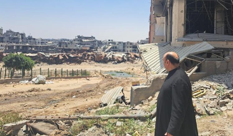 Los llamados del Papa al párroco de Gaza no se interrumpieron Los llamados del Papa al párroco de Gaza no se interrumpieron