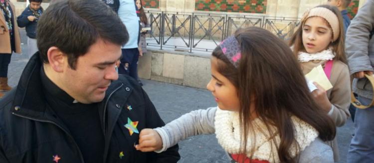Los niños españoles "siembran estrellas" para recuperar el sentido de Navidad Los niños españoles "siembran estrellas" para recuperar el sentido de Navidad