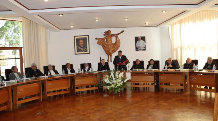 Divisiones e ideologías impiden mirar al futuro, advierten los obispos bolivianos Divisiones e ideologías impiden mirar al futuro, advierten los obispos bolivianos