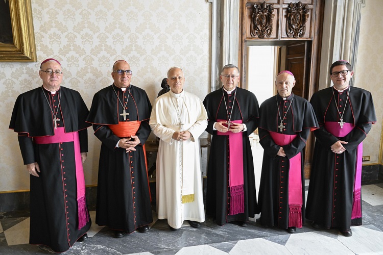 Los obispos chilenos invitaron formalmente al Papa a visitar su país