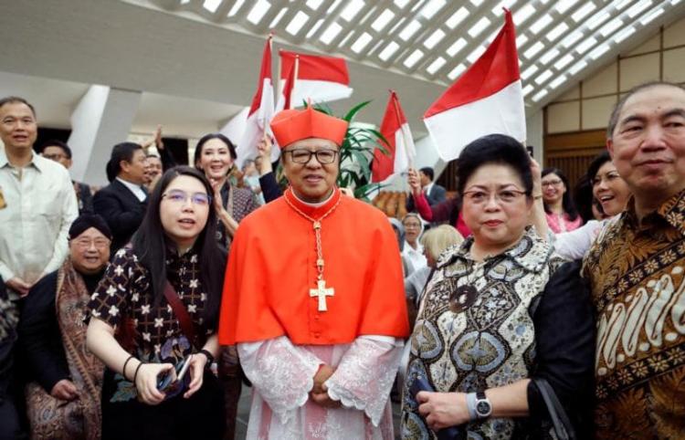 Los obispos de Indonesia esperan al Papa Los obispos de Indonesia esperan al Papa
