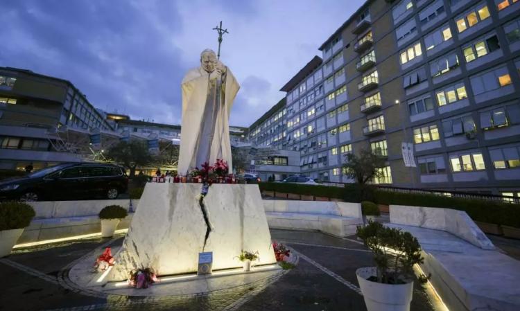 Los obispos invitan a rezar por la pronta recuperación del Papa Francisco Los obispos invitan a rezar por la pronta recuperación del Papa Francisco