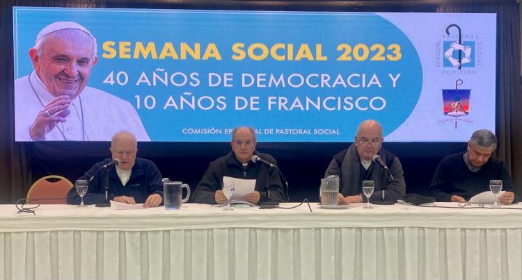Los obispos piden consolidar la democracia afrontando sus deudas pendientes Los obispos piden consolidar la democracia afrontando sus deudas pendientes