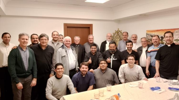 Los obispos sinodales visitaron la Iglesia Argentina en Roma Los obispos sinodales visitaron la Iglesia Argentina en Roma